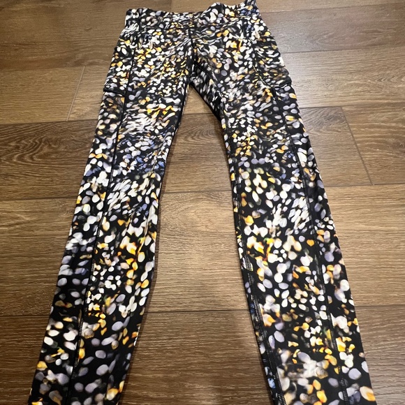 Lululemon Speed Up Tight 28" Full-On Luxtreme Metropolis Glow Size: 6 - Picture 4 of 14